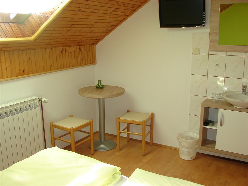 House Jelena Apartment Seliste Dreznicko Exterior photo