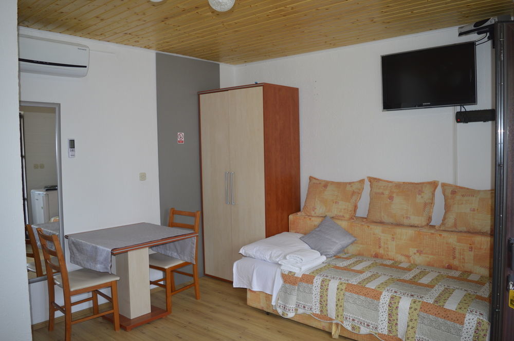 House Jelena Apartment Seliste Dreznicko Exterior photo